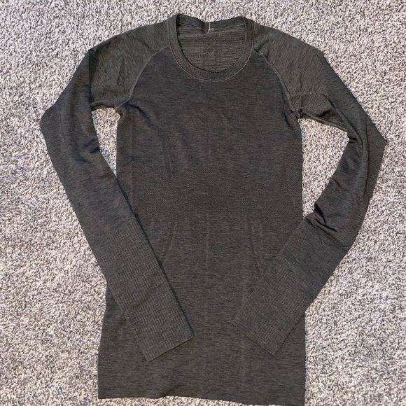 Swiftly tech long sleeve: olive green//size 4 - Picture 2 of 3